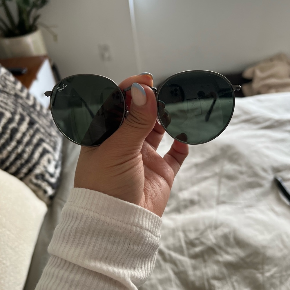 Ray bans gray / black lense with black arms